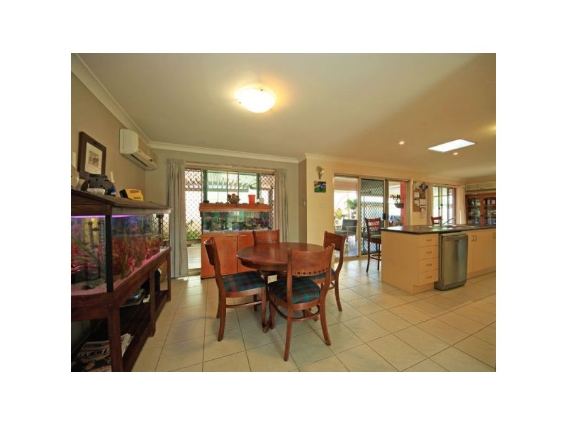 2 Brimstone Court, Kallangur QLD 4503