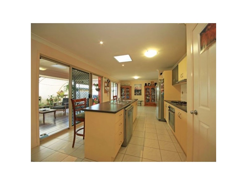 2 Brimstone Court, Kallangur QLD 4503