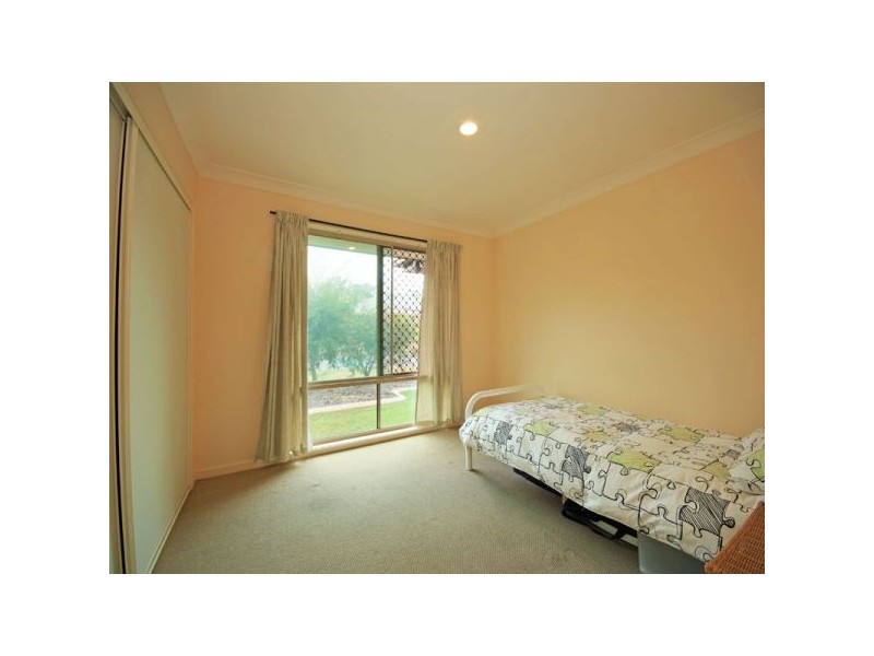 2 Brimstone Court, Kallangur QLD 4503