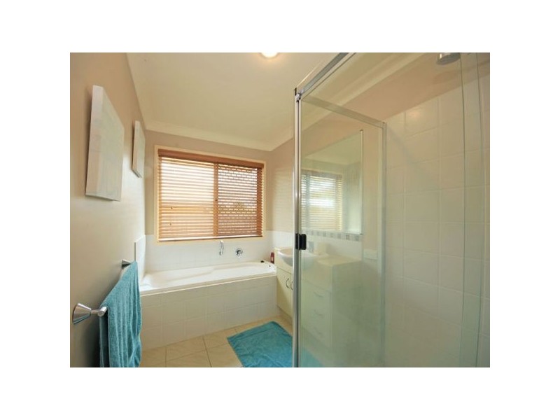 2 Brimstone Court, Kallangur QLD 4503