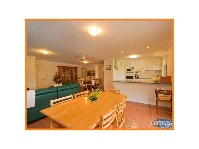 9 Vauton Court, Arana Hills QLD 4054