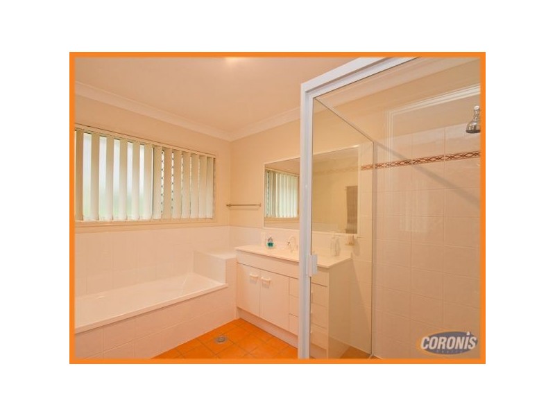 9 Vauton Court, Arana Hills QLD 4054