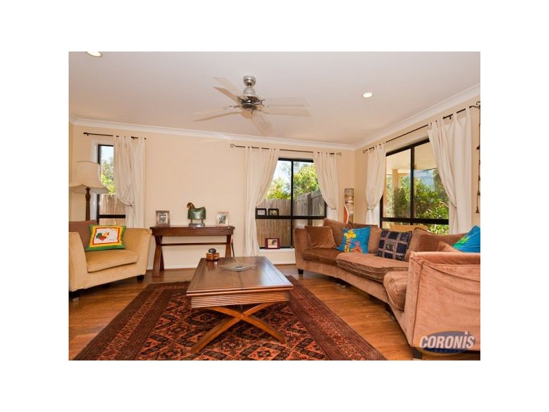 16 Bunyaville Close, Arana Hills QLD 4054