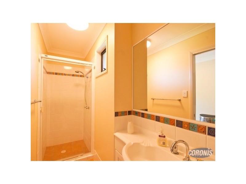 16 Bunyaville Close, Arana Hills QLD 4054