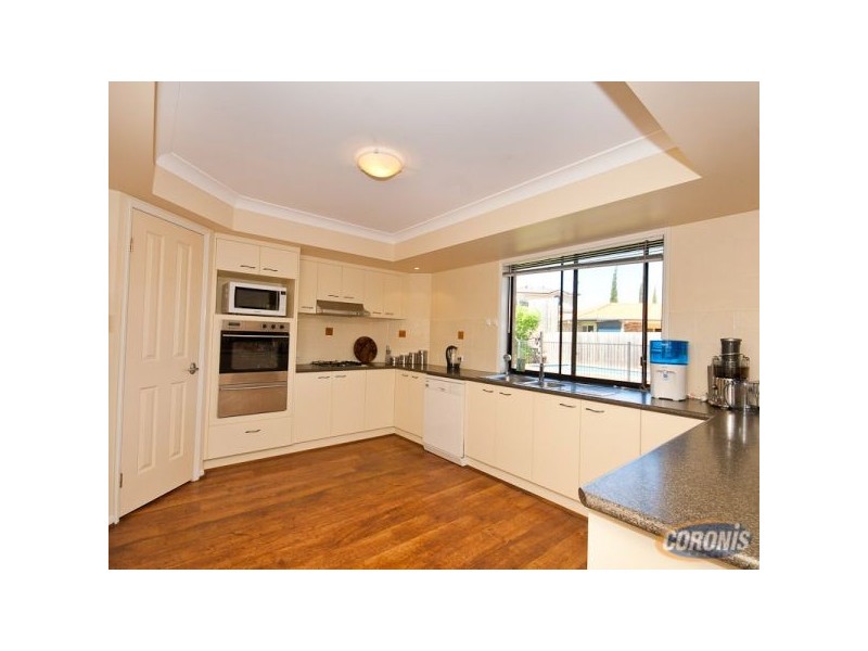 16 Bunyaville Close, Arana Hills QLD 4054