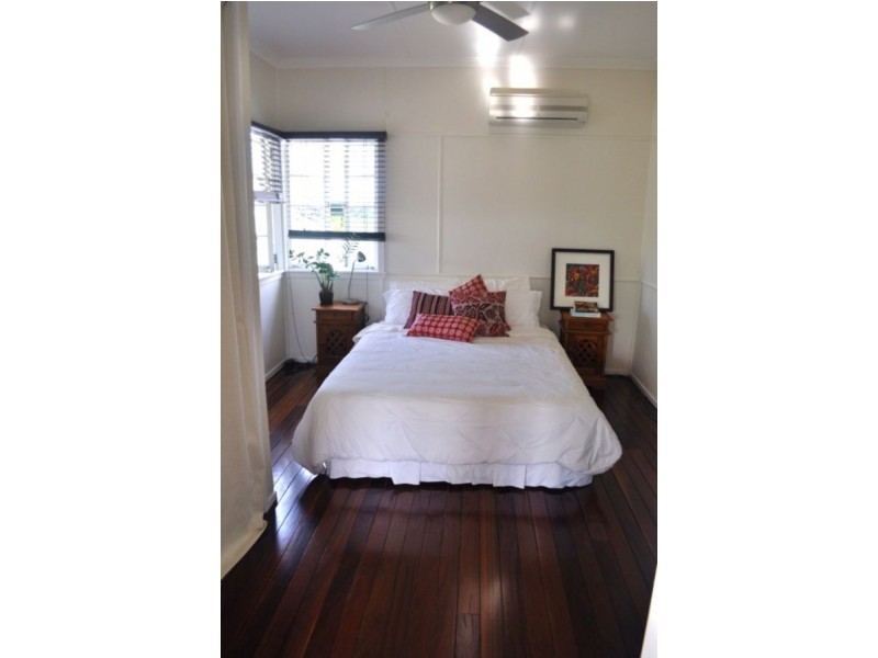 4 Thirteenth Avenue, Kedron QLD 4031