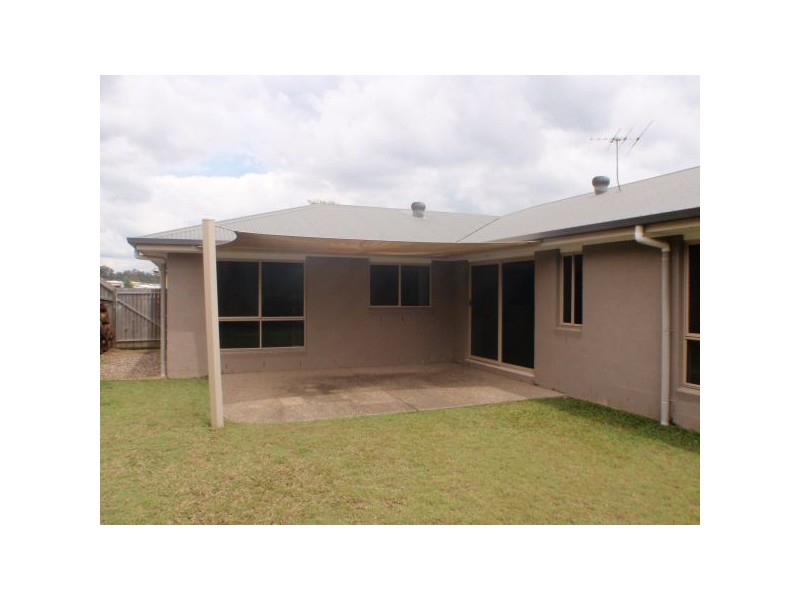 9 Hillary Drive, Warner QLD 4500