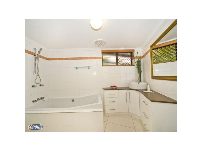 2/25 Scott Road, Herston QLD 4006