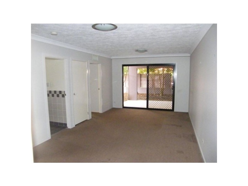 1/42 Hilltop Avenue, Chermside QLD 4032