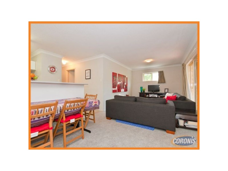 2/31 Victor Street, Holland Park QLD 4121