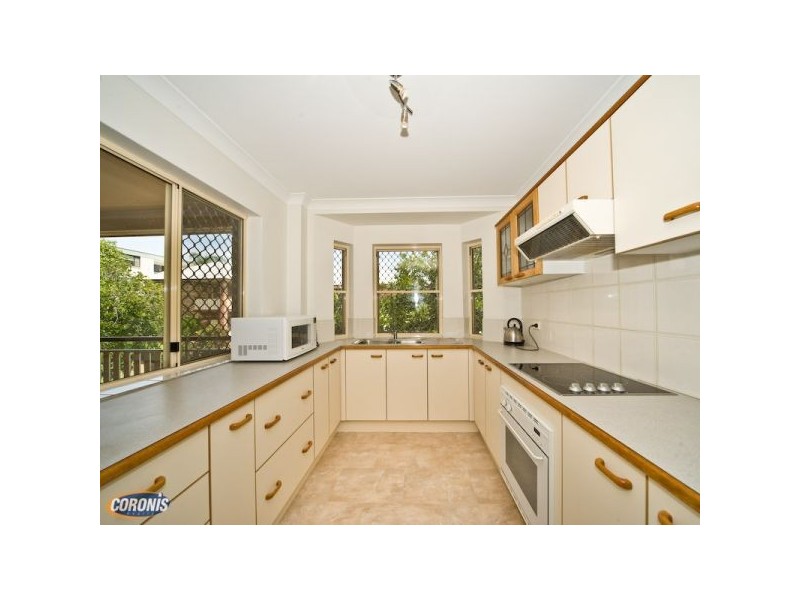 12/63  Kirkland Ave, Coorparoo QLD 4151