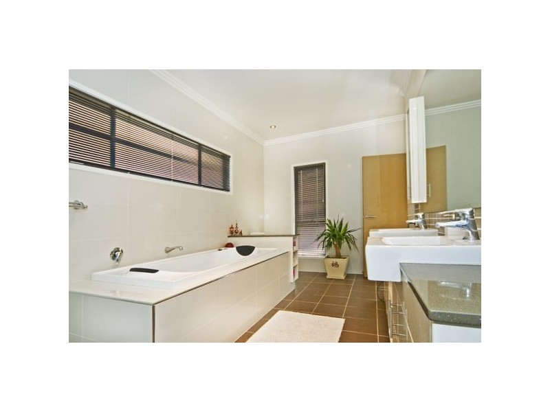 17 Peregrive, Coomera QLD 4209