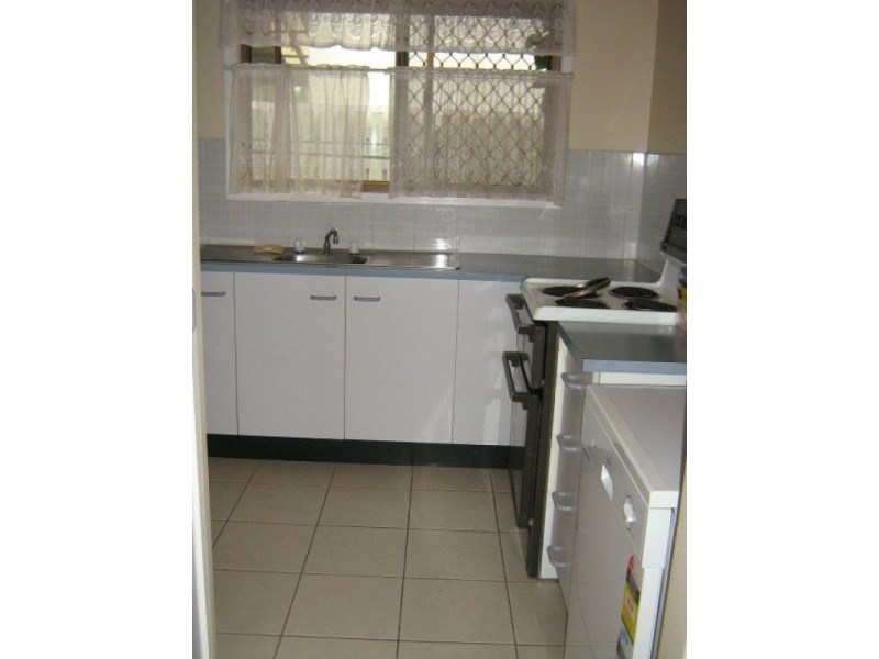 1/9  Queen St, Scarborough QLD 4020