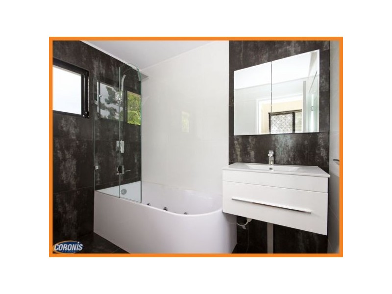 11 Landscape Street, Stafford Heights QLD 4053