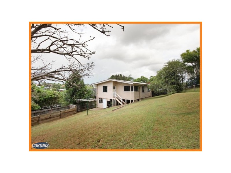 11 Landscape Street, Stafford Heights QLD 4053