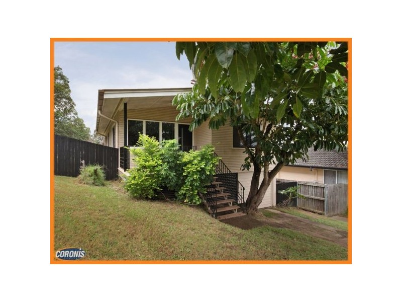 11 Landscape Street, Stafford Heights QLD 4053