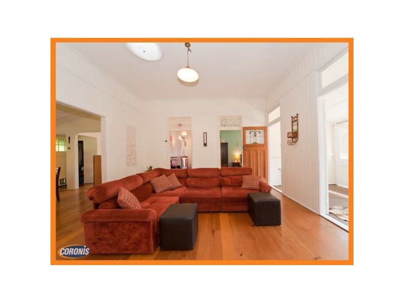 28 Tingal Road, Wynnum QLD 4178