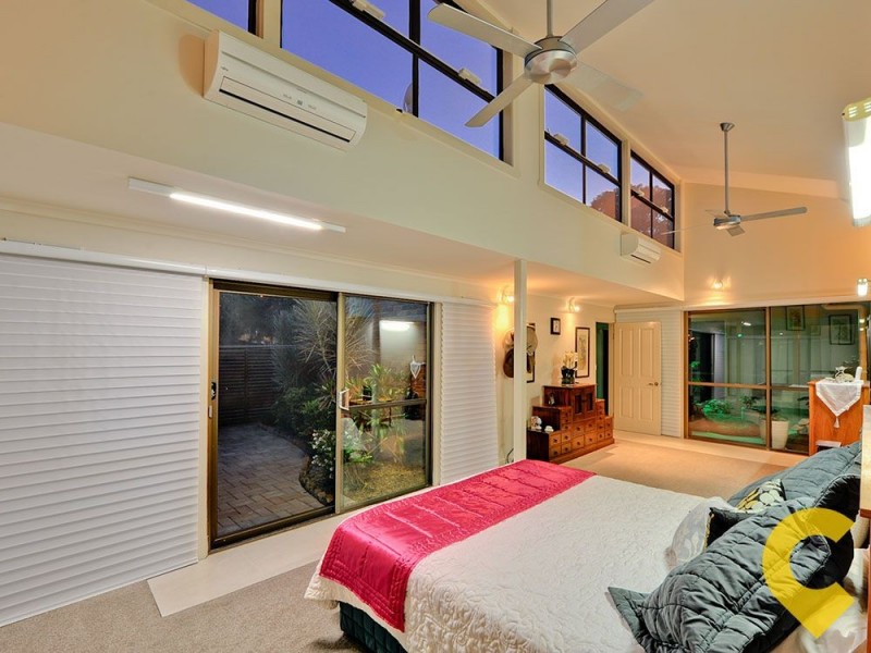 74 Duncan Street, Wynnum West QLD 4178