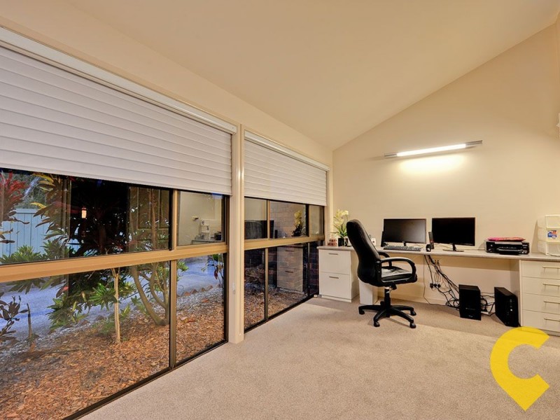 74 Duncan Street, Wynnum West QLD 4178