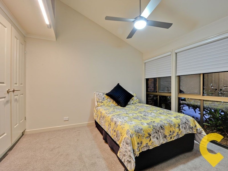 74 Duncan Street, Wynnum West QLD 4178