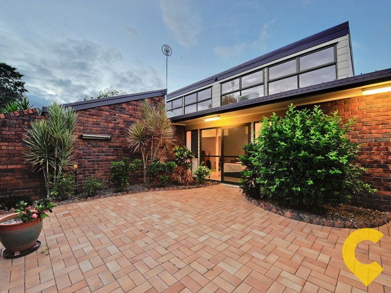 74 Duncan Street, Wynnum West QLD 4178