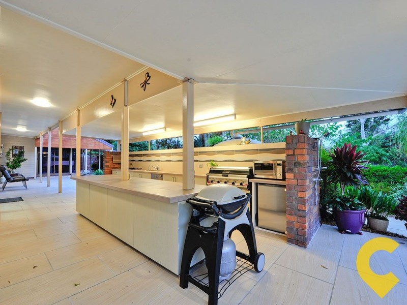74 Duncan Street, Wynnum West QLD 4178