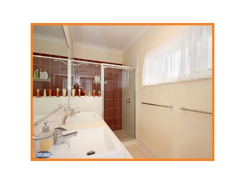 6 Phillip Street, Beachmere QLD 4510