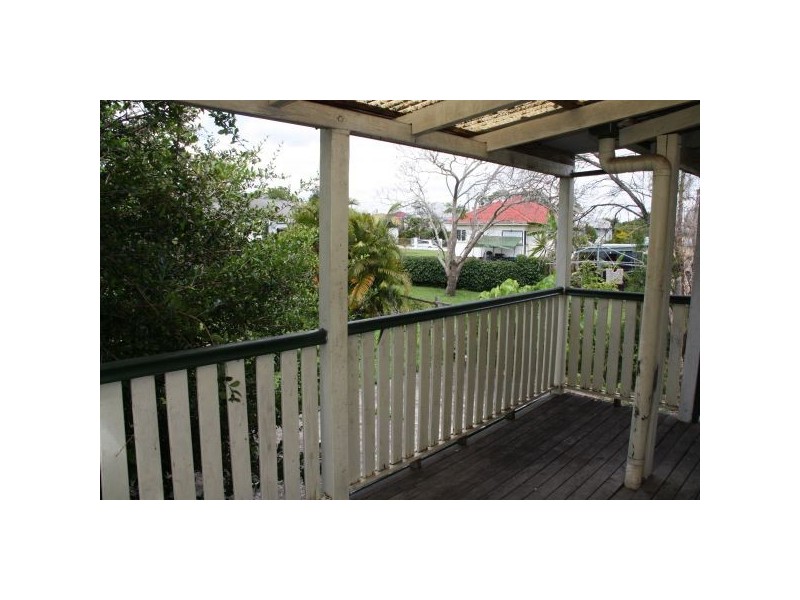 73 Deshon Street, Woolloongabba QLD 4102