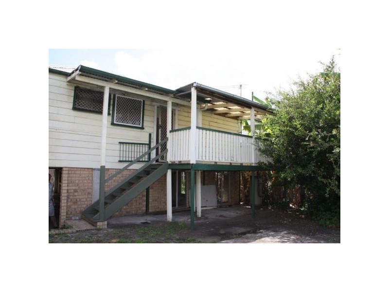 73 Deshon Street, Woolloongabba QLD 4102
