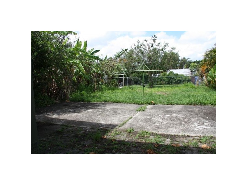 73 Deshon Street, Woolloongabba QLD 4102