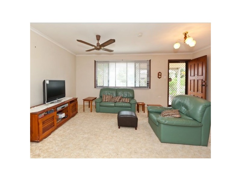 2 Moatah Drive, Beachmere QLD 4510