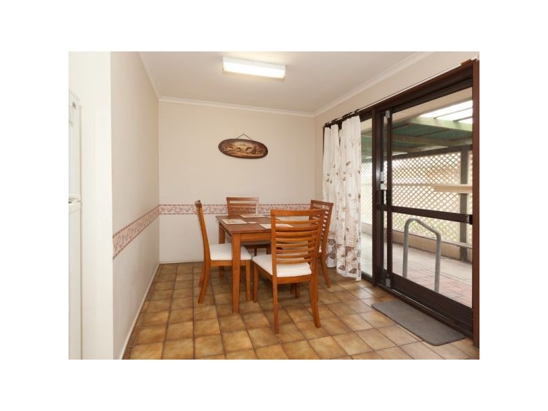 2 Moatah Drive, Beachmere QLD 4510