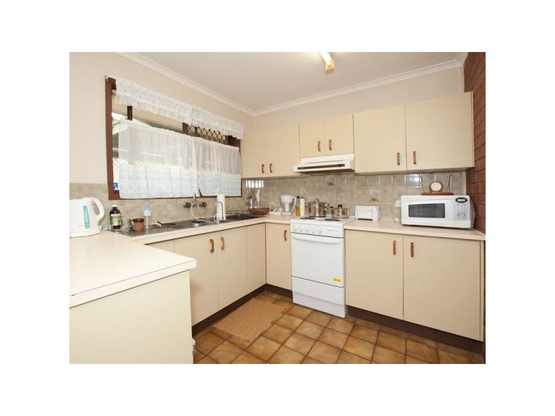 2 Moatah Drive, Beachmere QLD 4510