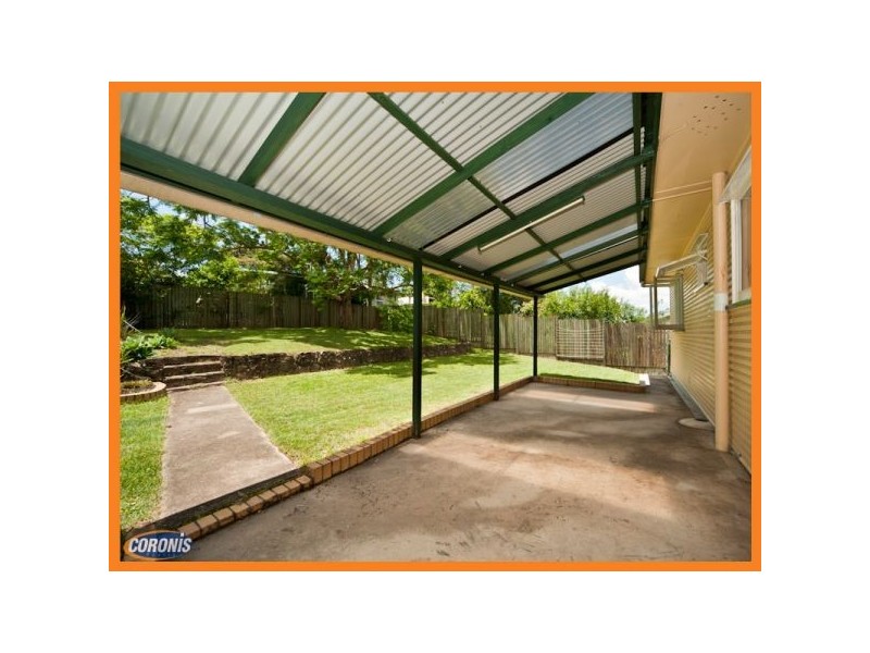 17 Quill Street, Stafford Heights QLD 4053