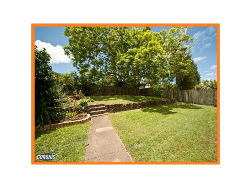 17 Quill Street, Stafford Heights QLD 4053