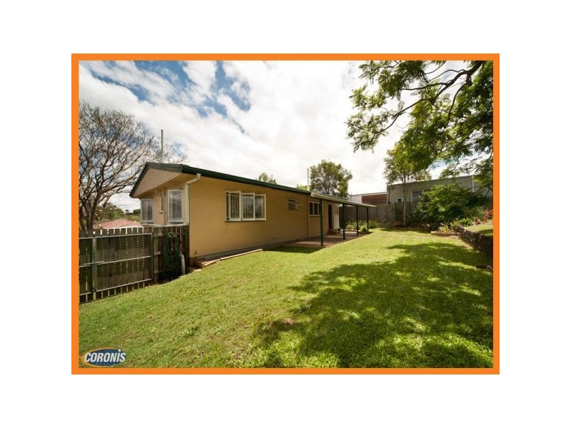 17 Quill Street, Stafford Heights QLD 4053