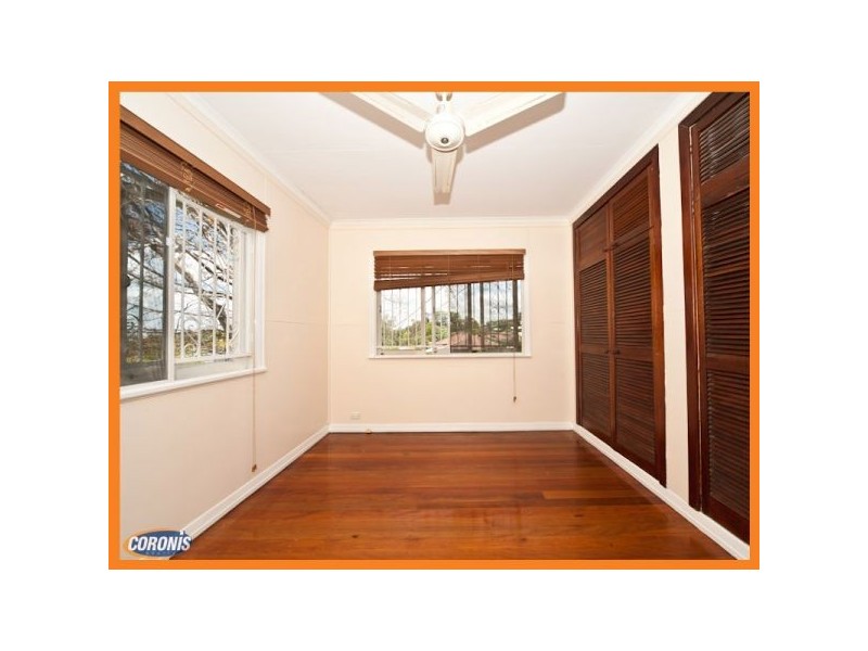 17 Quill Street, Stafford Heights QLD 4053