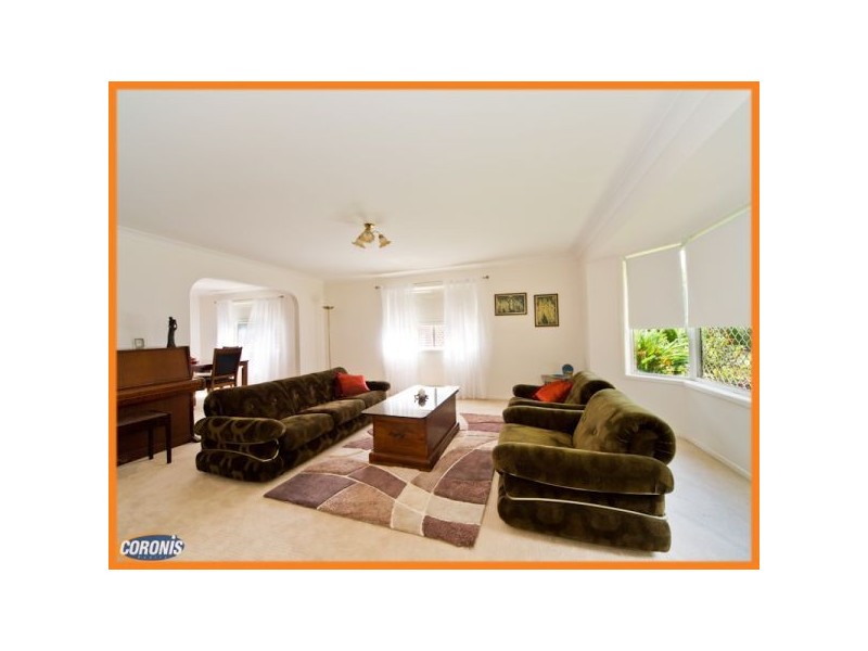 135 Scrub Road, Carindale QLD 4152