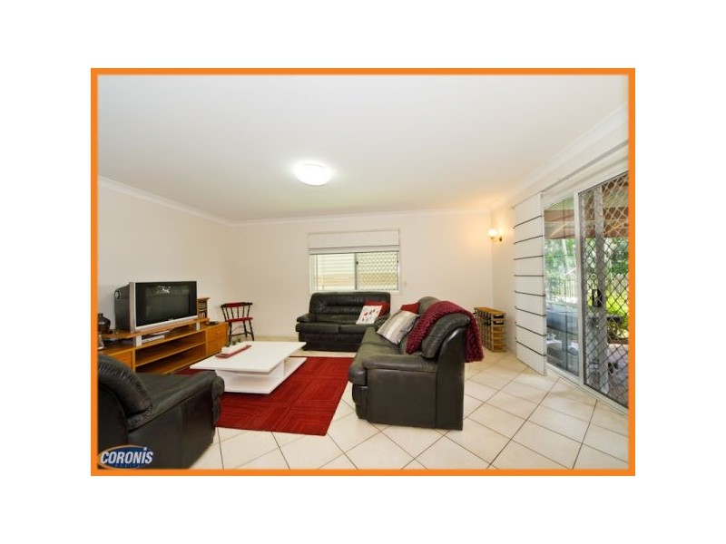 135 Scrub Road, Carindale QLD 4152