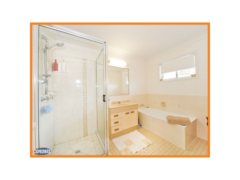 135 Scrub Road, Carindale QLD 4152