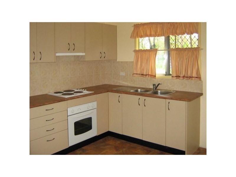 215 Old Logan Road, Camira QLD 4300