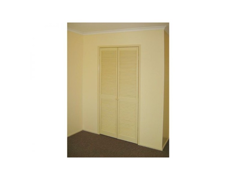 215 Old Logan Road, Camira QLD 4300