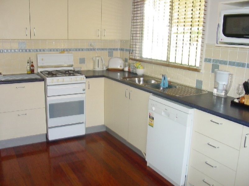 20 Alwyn Street, Stafford Heights QLD 4053