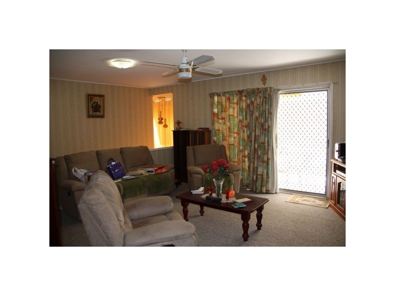 8 Rockvale Street, Coopers Plains QLD 4108