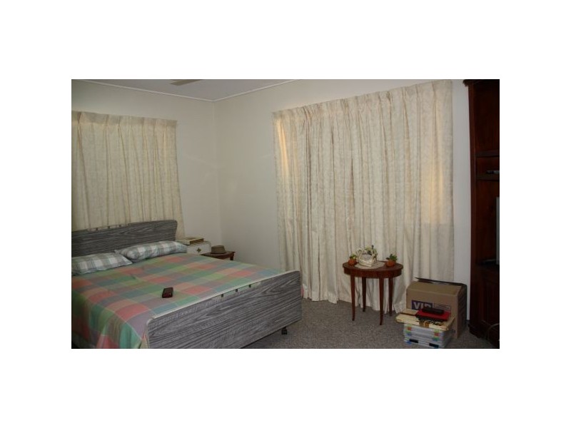 8 Rockvale Street, Coopers Plains QLD 4108