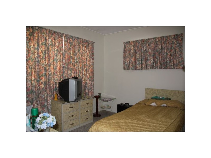 8 Rockvale Street, Coopers Plains QLD 4108