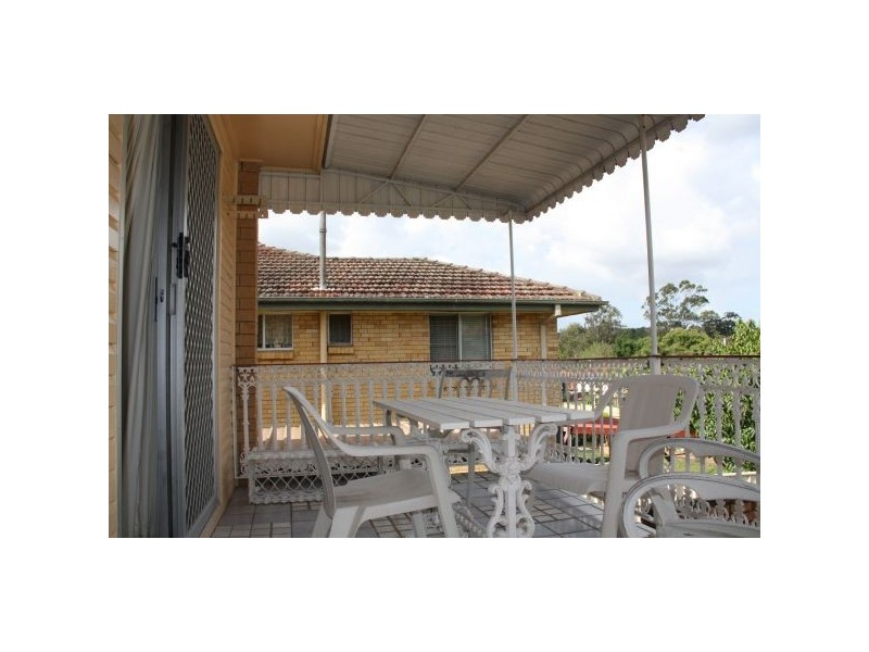 8 Rockvale Street, Coopers Plains QLD 4108