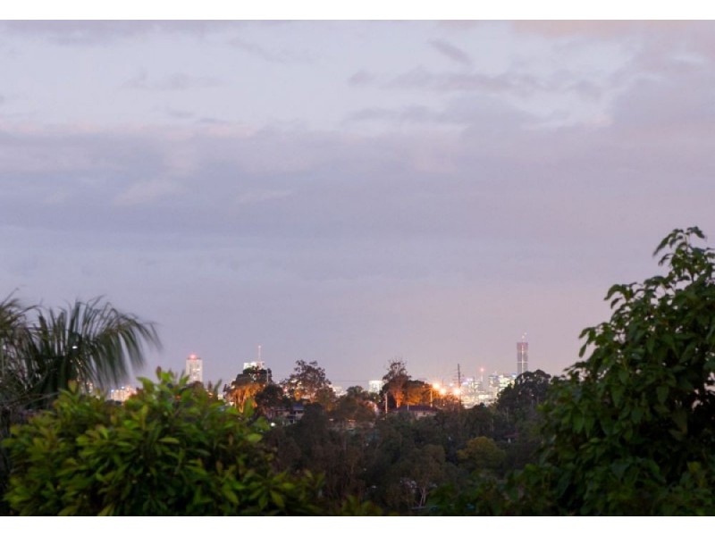 29 Reginald Avenue, Arana Hills QLD 4054