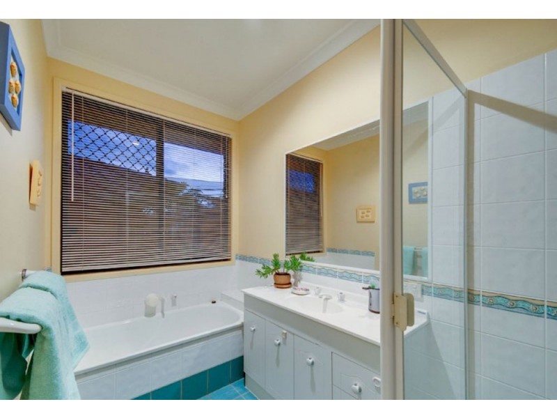 29 Reginald Avenue, Arana Hills QLD 4054