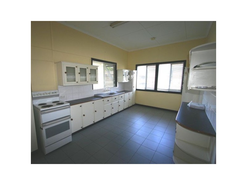 49 Connaught Street, Sandgate QLD 4017